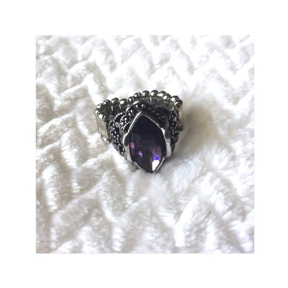 Vintage Old Amethyst Ring - Picture 7 of 11